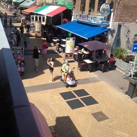 アパート Attic Judy's